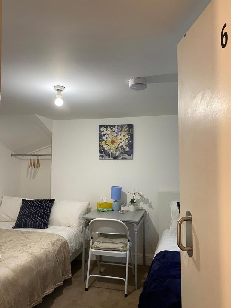 Comfy Private Rooms In Camden Town, Central London Exterior photo
